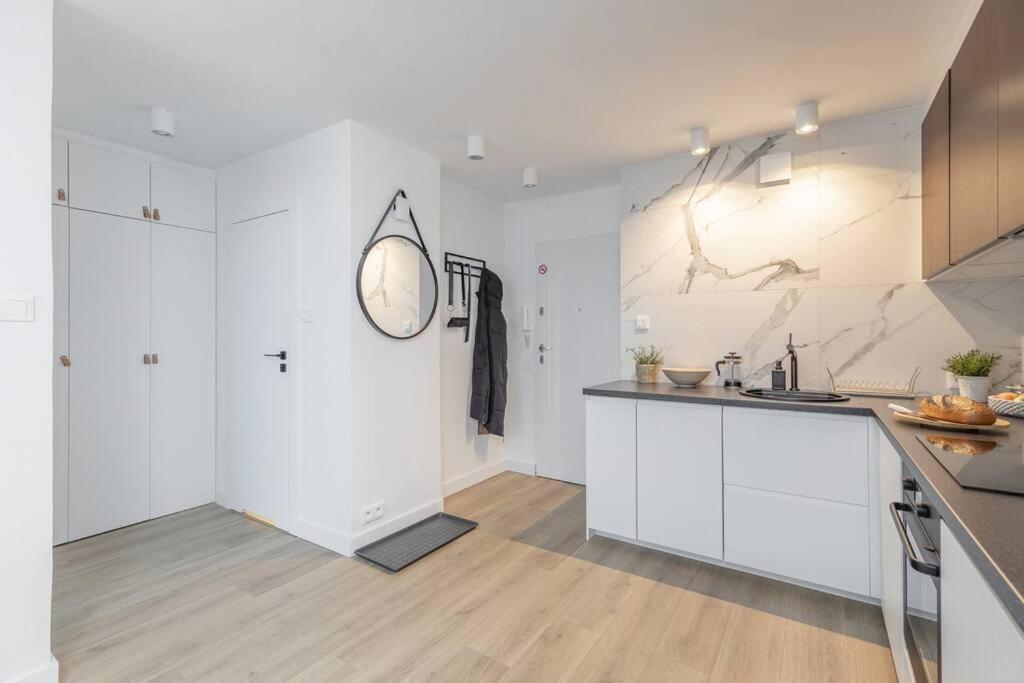 Superapart Jana Pawla Ii, Apt 302 Cozy Urban Retreat, Perfect For Couples Varsavia Esterno foto